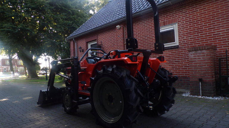 Kubota B1-17 mit Frontlader ab 125 € pro Monat.